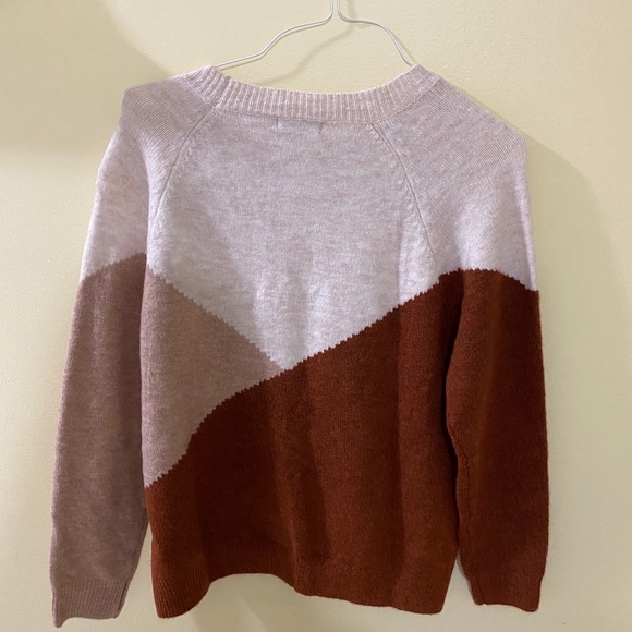 A multicolored soft sweater - Picture 2 of 3